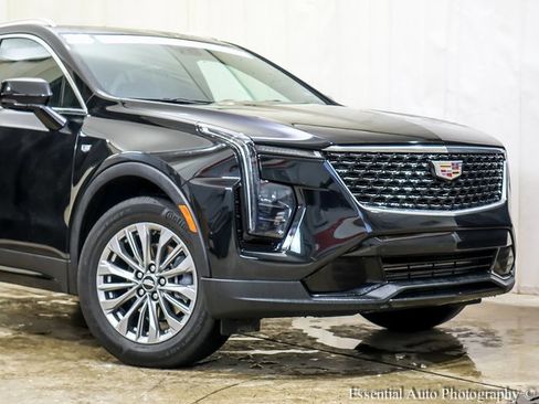 Certified 2025 Cadillac XT4 Premium Luxury image 5