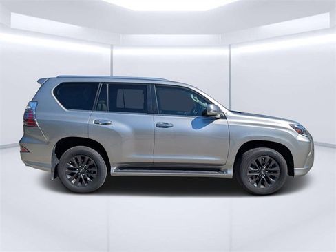 Used 2022 Lexus GX 460 Premium image 2