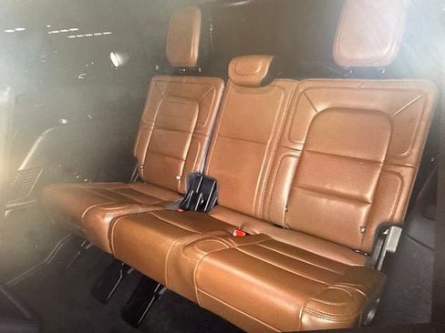 Used 2022 Lincoln Navigator Reserve AWD/4WD image 14