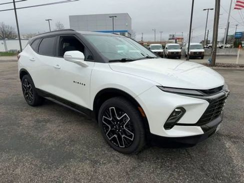 Used 2023 Chevrolet Blazer RS w/ Enhanced Convenience Package image 2