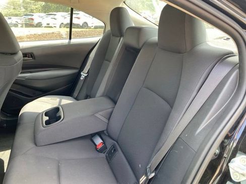 Used 2023 Toyota Corolla LE FWD image 3