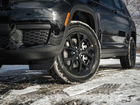 New 2025 Jeep Grand Cherokee L Altitude image 6