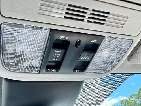 New 2026 Honda Odyssey Touring image 34