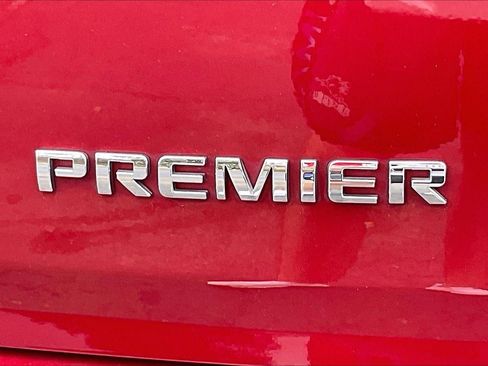 Used 2019 Chevrolet Traverse Premier AWD/4WD image 31