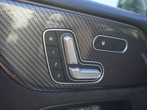 Used 2021 Mercedes-Benz GLB 250 4MATIC image 21