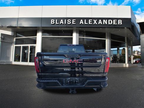 Used 2024 GMC Sierra 2500 Denali w/ Denali Reserve Package image 6