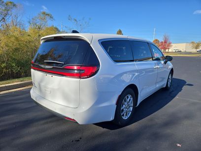 Used 2024 Chrysler Pacifica Touring-L