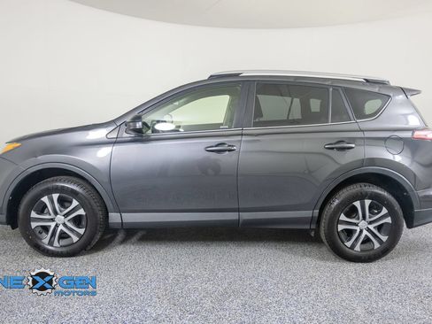 Used 2016 Toyota RAV4 LE FWD image 5