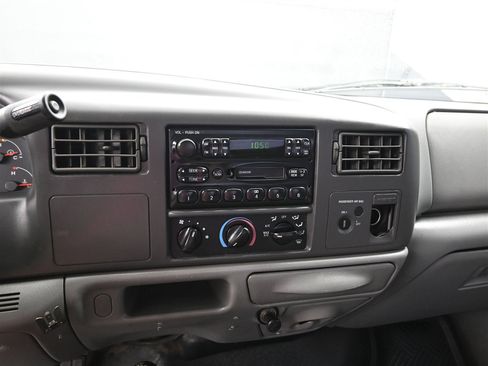 Used 2002 Ford F250 XLT image 12