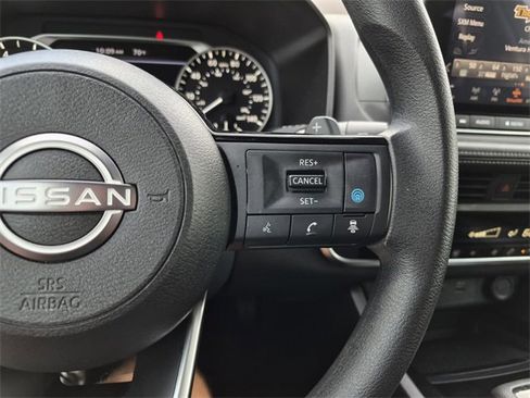 Used 2023 Nissan Rogue SV image 28