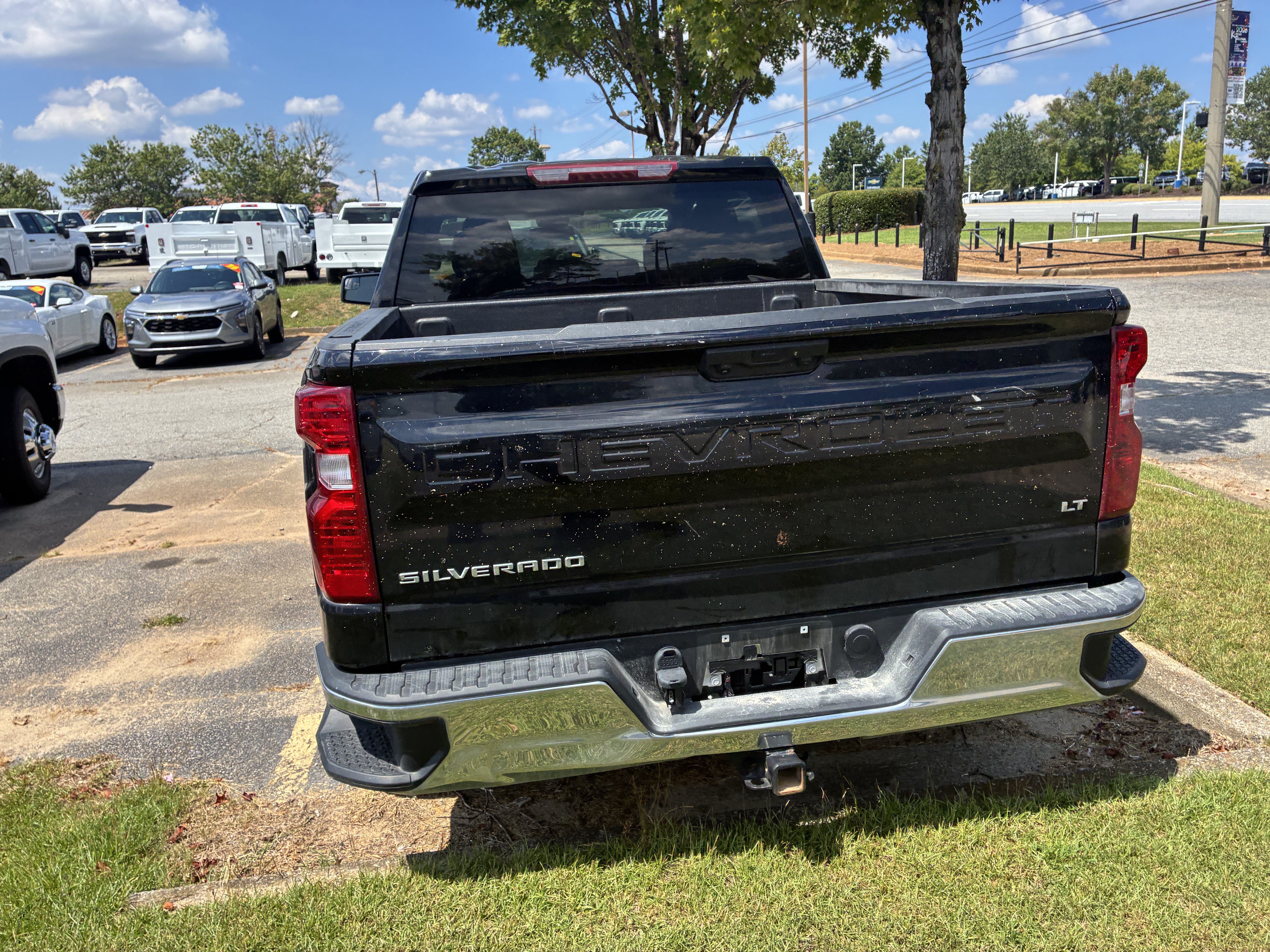 Used 2024 Chevrolet Silverado 1500 LT AWD/4WD image 7