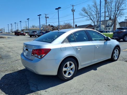 Used 2011 Chevrolet Cruze LT image 3