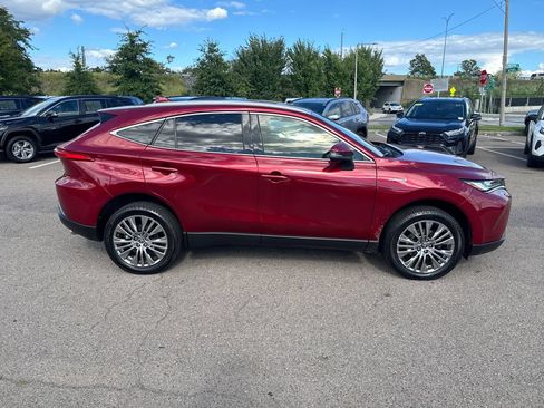 Used 2021 Toyota Venza XLE AWD/4WD image 10