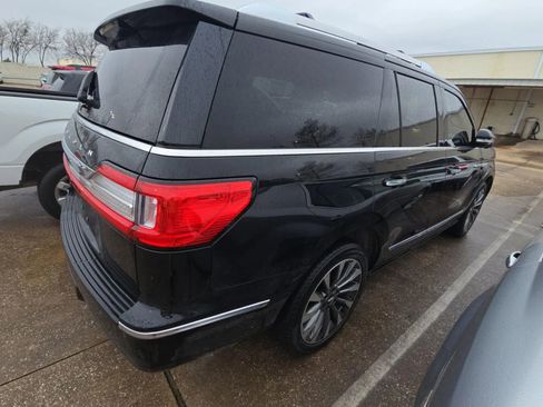 Used 2018 Lincoln Navigator Select w/ Technology Package image 4