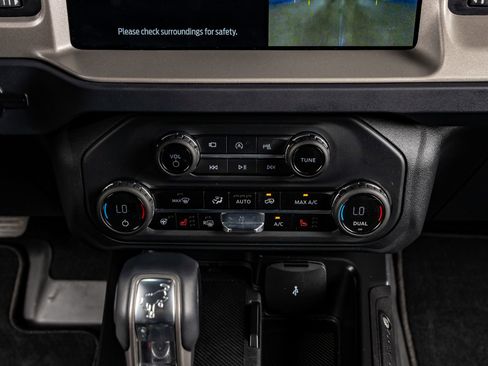 Used 2025 Ford Bronco Outer Banks AWD/4WD image 26