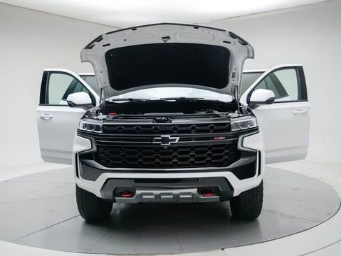 Used 2023 Chevrolet Tahoe Z71 w/ Luxury Package AWD/4WD image 16
