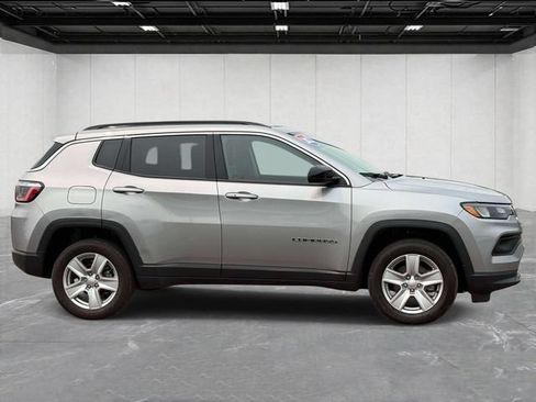 Certified 2022 Jeep Compass Latitude w/ Convenience Group AWD/4WD image 4