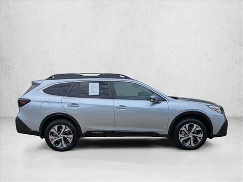 Used 2022 Subaru Outback Limited w/ Popular Package #2 AWD/4WD image 4