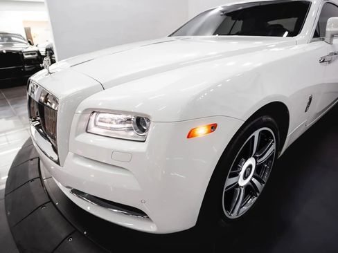 Used 2015 Rolls-Royce Wraith RWD image 12