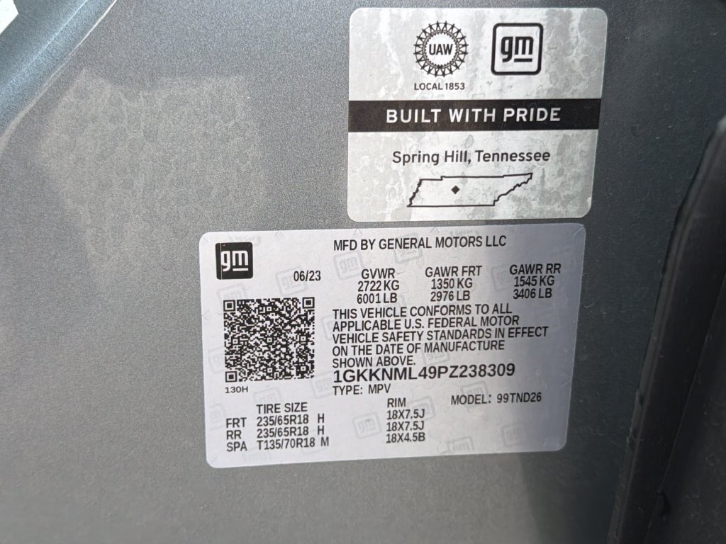 Certified 2023 GMC Acadia SLT w/ LPO, Floor Liner Package FWD image 31