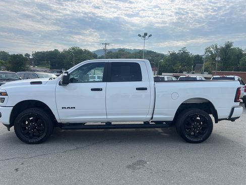 Used 2025 RAM 2500 Big Horn AWD/4WD image 6