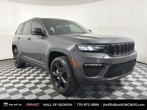 Used 2025 Jeep Grand Cherokee Limited w/ Black Appearance Package AWD/4WD image 1