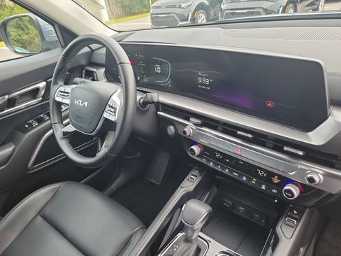 Certified 2025 Kia Telluride S image 7