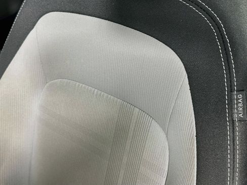 Used 2023 Hyundai Venue SEL FWD image 18