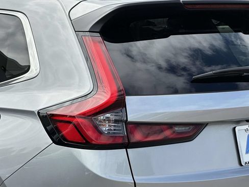 Used 2025 Honda CR-V EX image 4