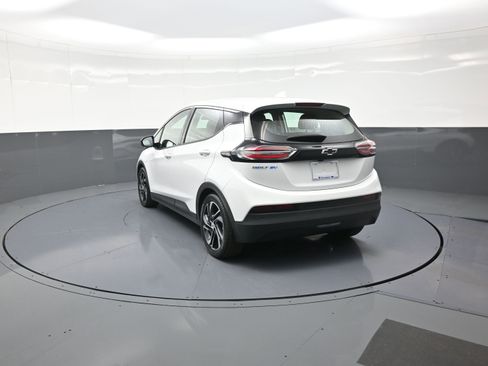Used 2023 Chevrolet Bolt LT w/ Infotainment Package image 5