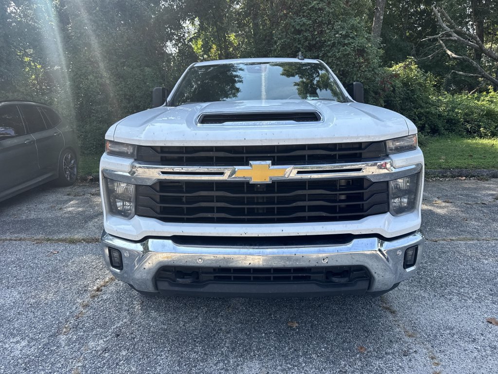 Used 2025 Chevrolet Silverado 2500 LT w/ Safety Package AWD/4WD image 2