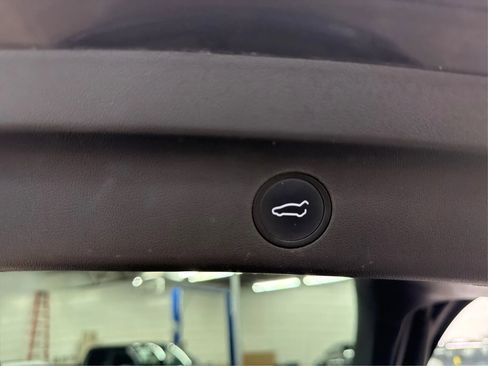 Used 2022 Tesla Model Y Performance image 20