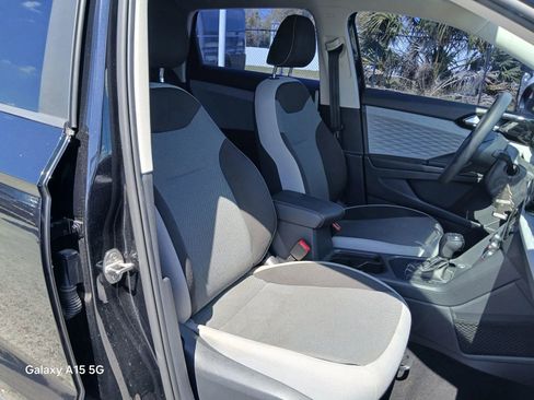 Used 2022 Volkswagen Taos S image 18