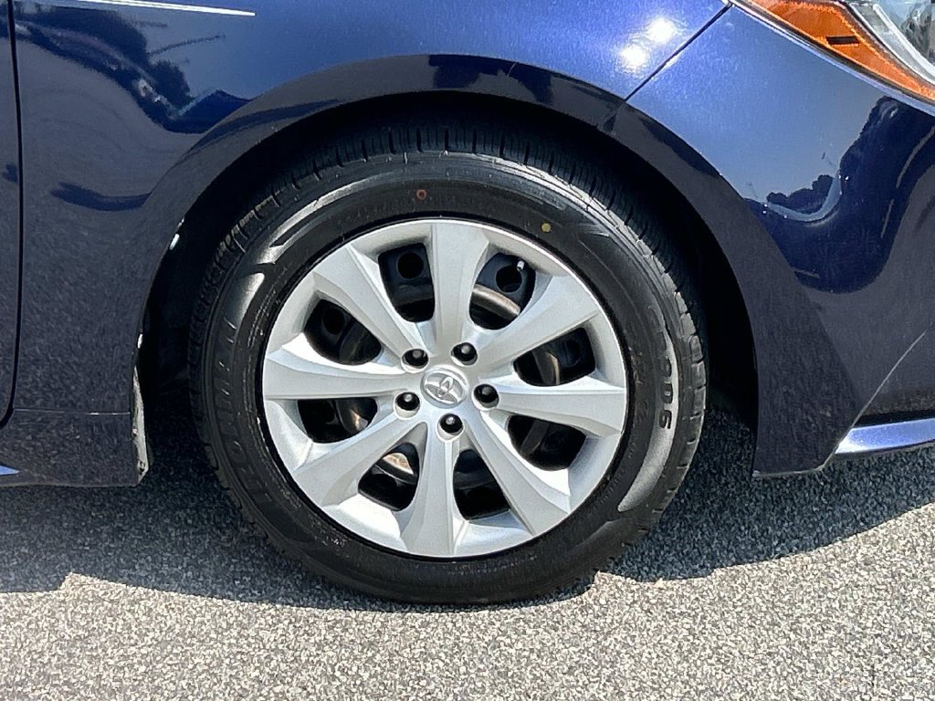Used 2021 Toyota Corolla LE FWD image 10