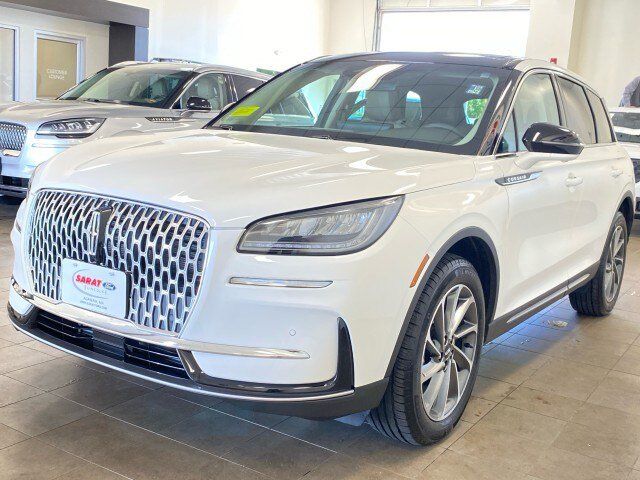 Used 2023 Lincoln Corsair AWD w/ Equipment Group 101A image 4