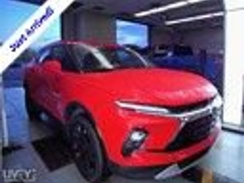 Used 2024 Chevrolet Blazer LT w/ Convenience Package FWD image 2