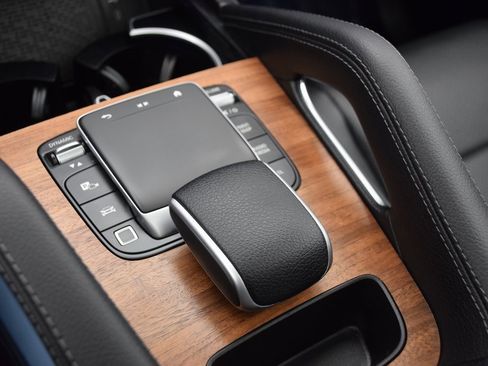 Used 2025 Mercedes-Benz GLE 350 4MATIC image 29