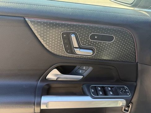 Used 2024 Mercedes-Benz GLB 250 image 13