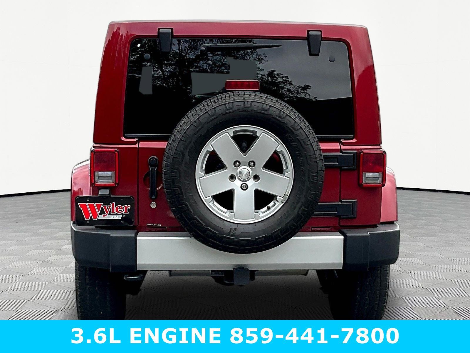 Used 2012 Jeep Wrangler Unlimited Sahara w/ Connectivity Group AWD/4WD image 5