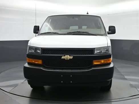 Used 2023 Chevrolet Express 3500 LS RWD image 2