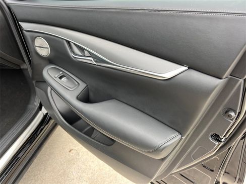 Certified 2025 INFINITI QX50 Luxe image 12