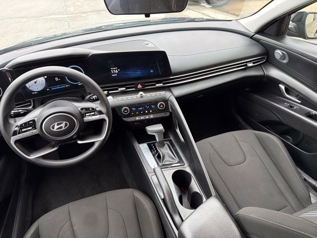 Used 2024 Hyundai Elantra SEL FWD image 18