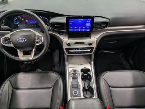 Used 2022 Ford Explorer XLT w/ Equipment Group 202A image 22