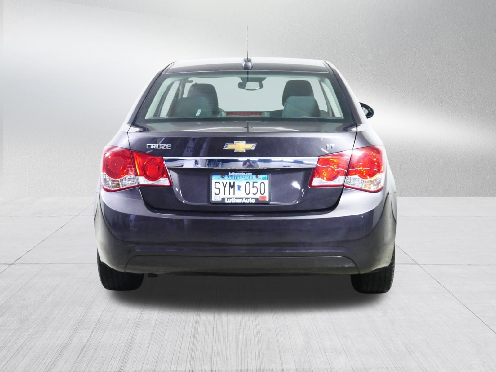 Used 2016 Chevrolet Cruze LT FWD image 6
