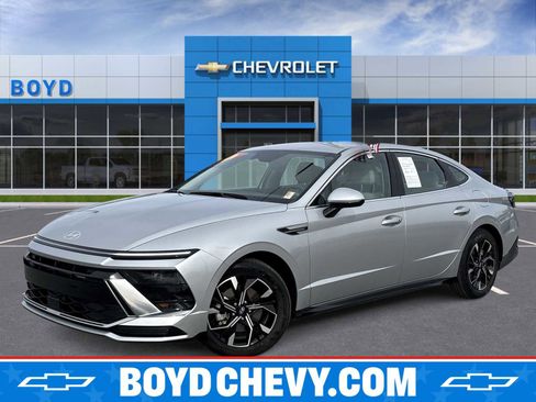Used 2025 Hyundai Sonata SEL FWD image 1