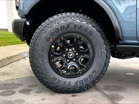 New 2025 Ford Bronco Badlands w/ Sasquatch Package image 12