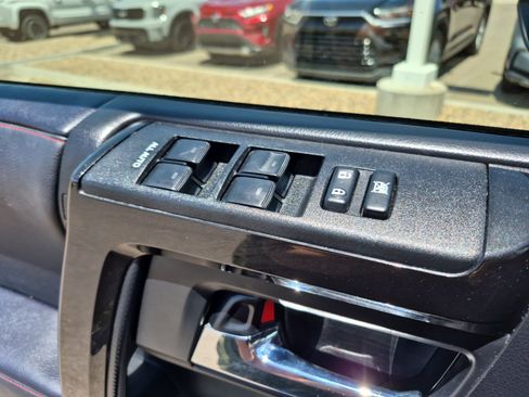 Used 2022 Toyota 4Runner TRD Off-Road Premium w/ Moonroof Package AWD/4WD image 15