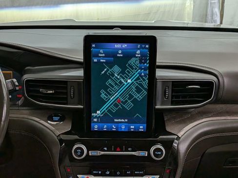 Certified 2023 Ford Explorer Platinum w/ Technology Package RWD image 32