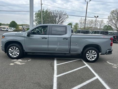 Used 2025 Chevrolet Silverado 1500 Custom w/ LPO, Dark Essentials Package AWD/4WD image 4