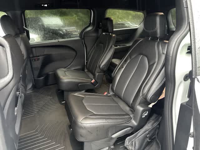 Used 2026 Chrysler Pacifica Select FWD image 17